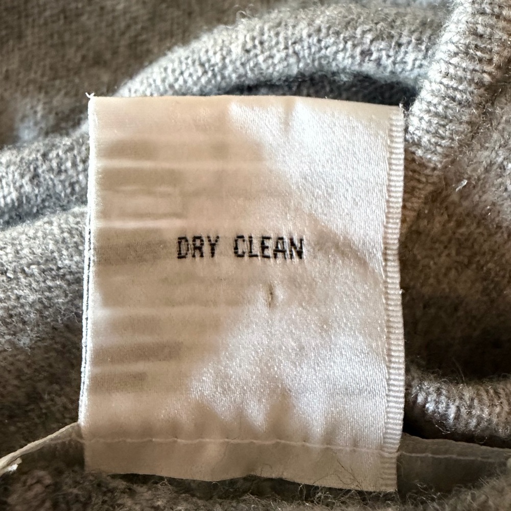 Arlotta Heather Gray Cashmere Blend Throw - Picture 9 of 11